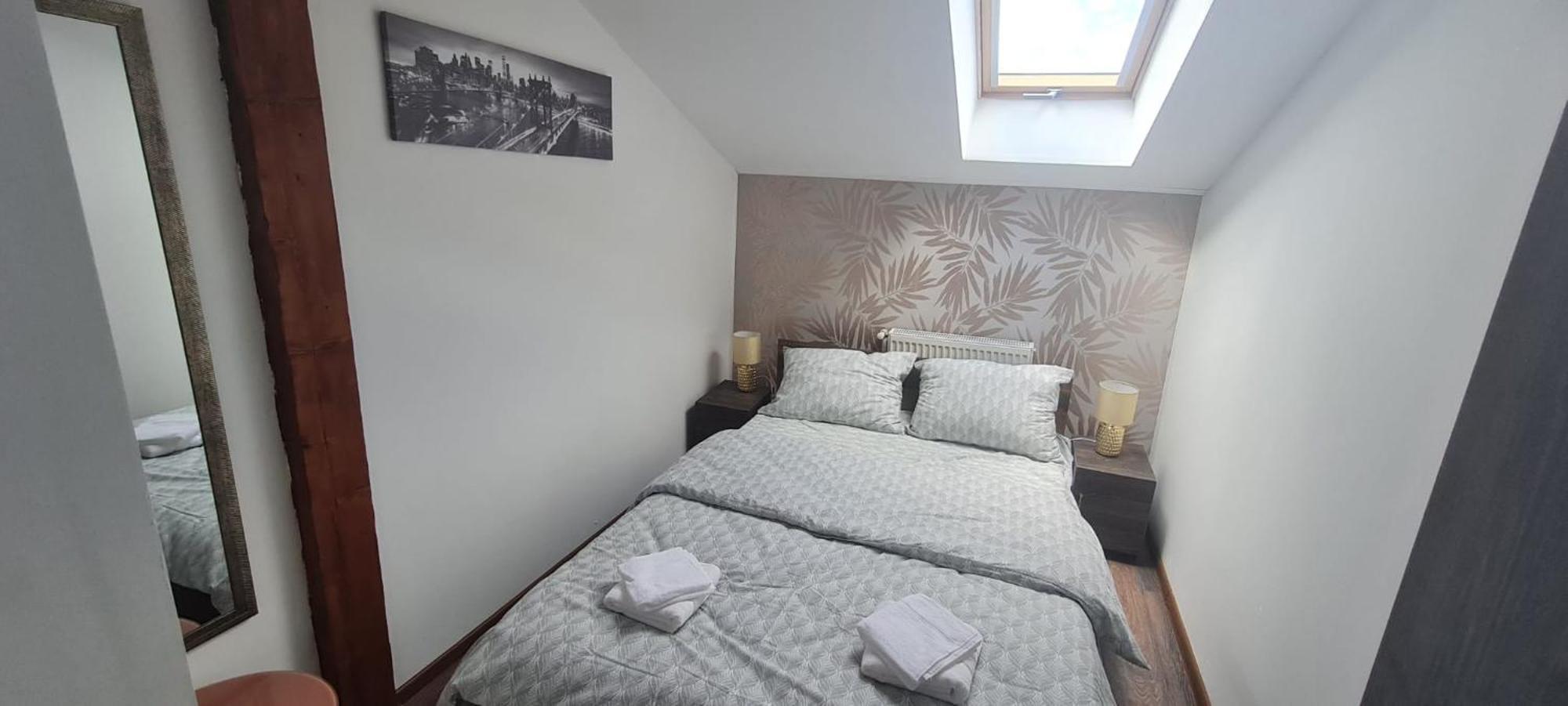 Cosy 2 Bedroom Apartment In New Town Brassó Kültér fotó