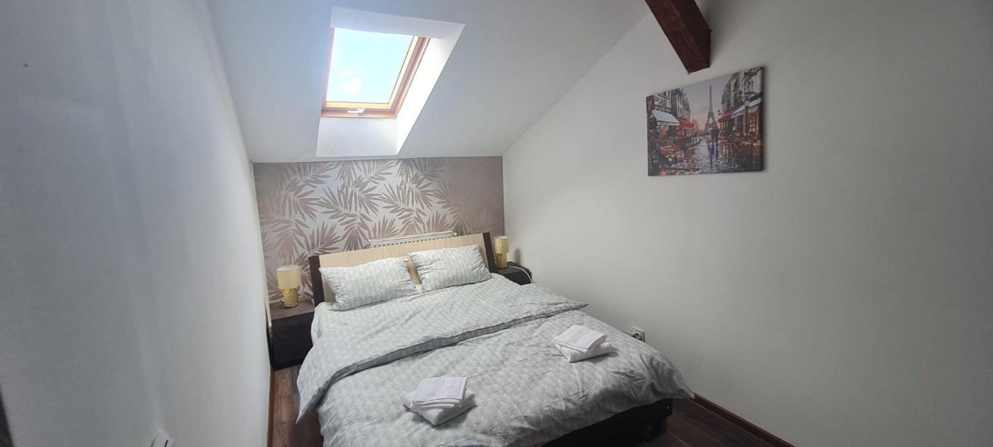 Cosy 2 Bedroom Apartment In New Town Brassó Kültér fotó