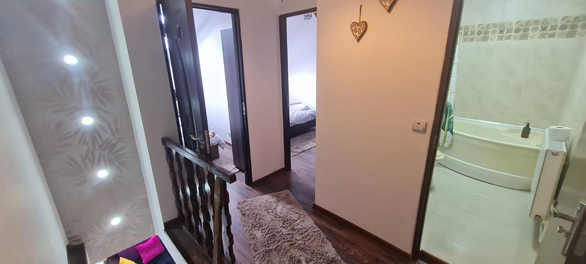 Cosy 2 Bedroom Apartment In New Town Brassó Kültér fotó