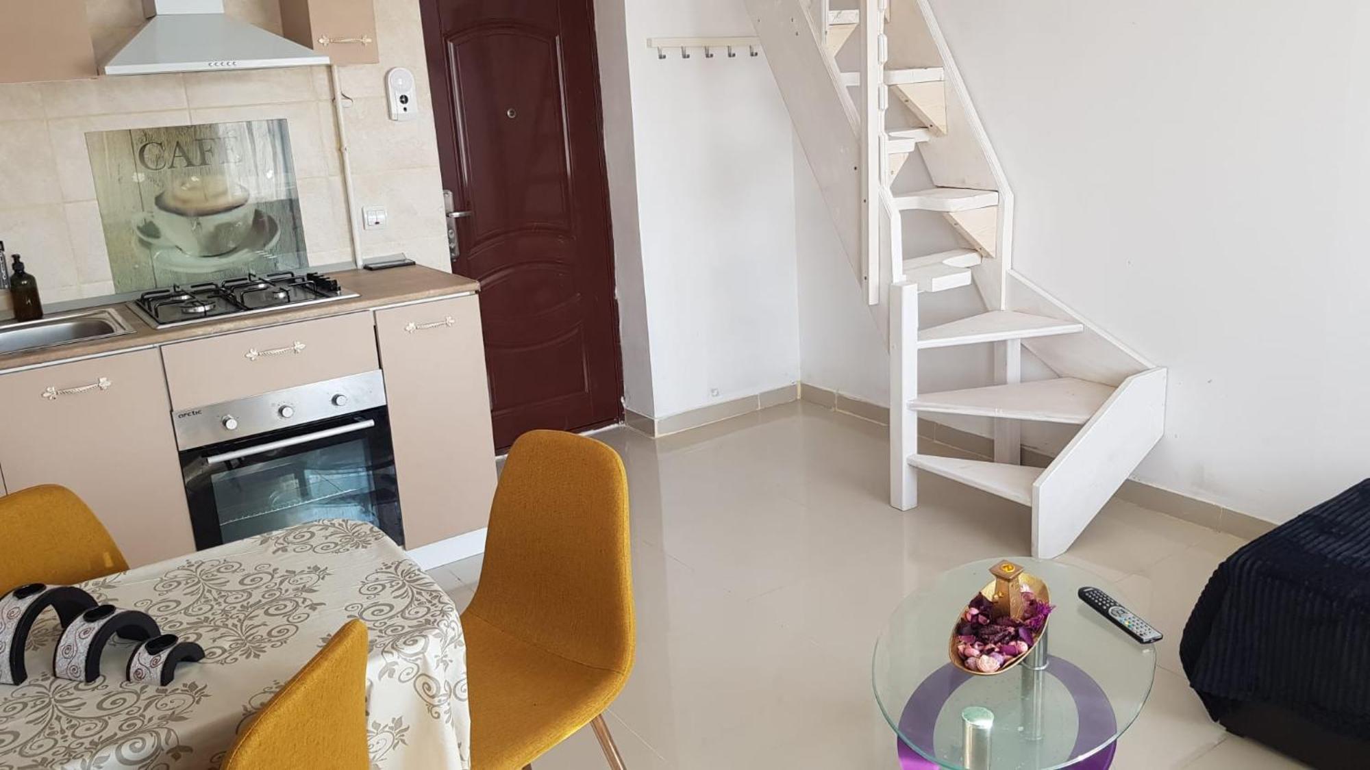 Cosy 2 Bedroom Apartment In New Town Brassó Kültér fotó